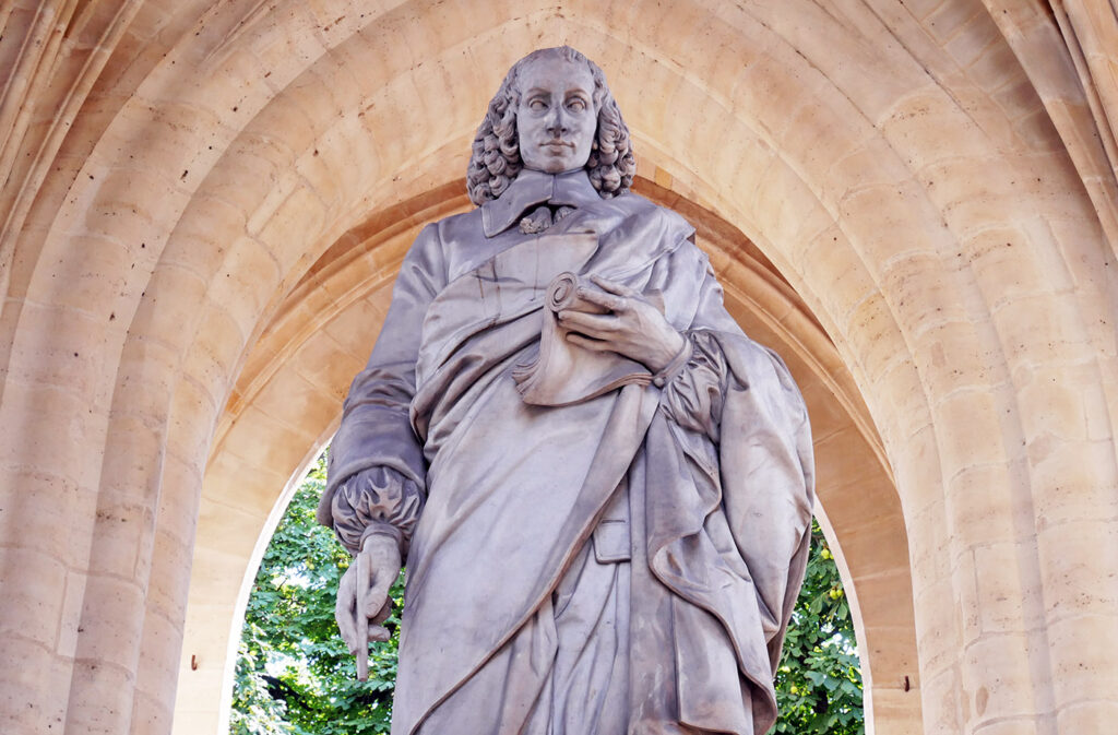Sculpture de Blaise Pascal sous la Tour Saint-Jacques